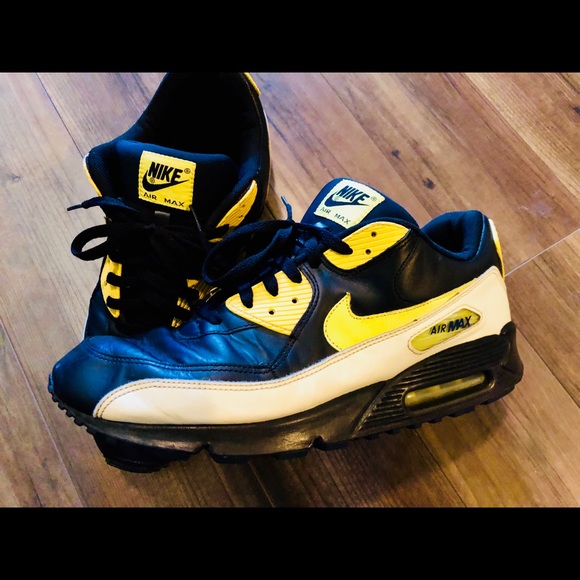 EXCLUSIVE AIR MAX 90 - GLOW IN THE DARK!!! - Picture 3 of 6